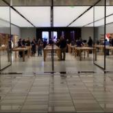 Newly designed Apple store, Crossgates Mall